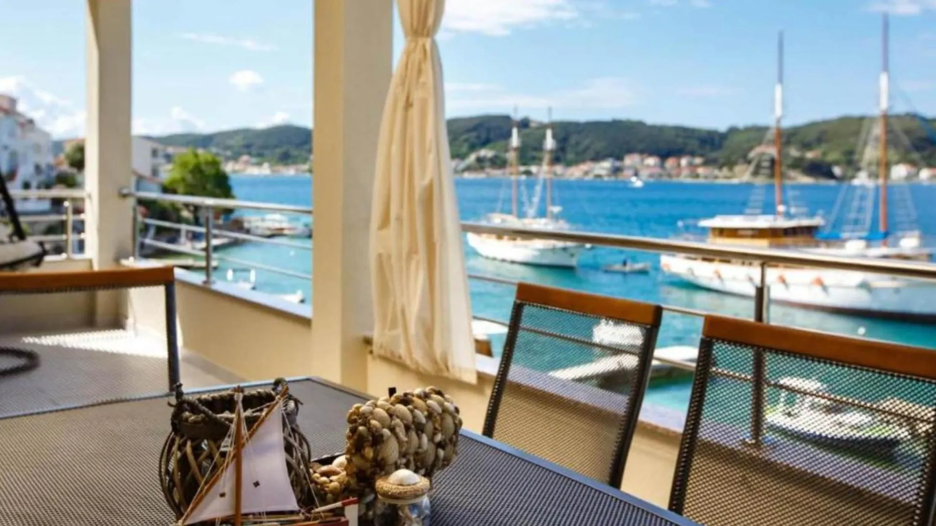 Sea View Apartment 2 Rab Town